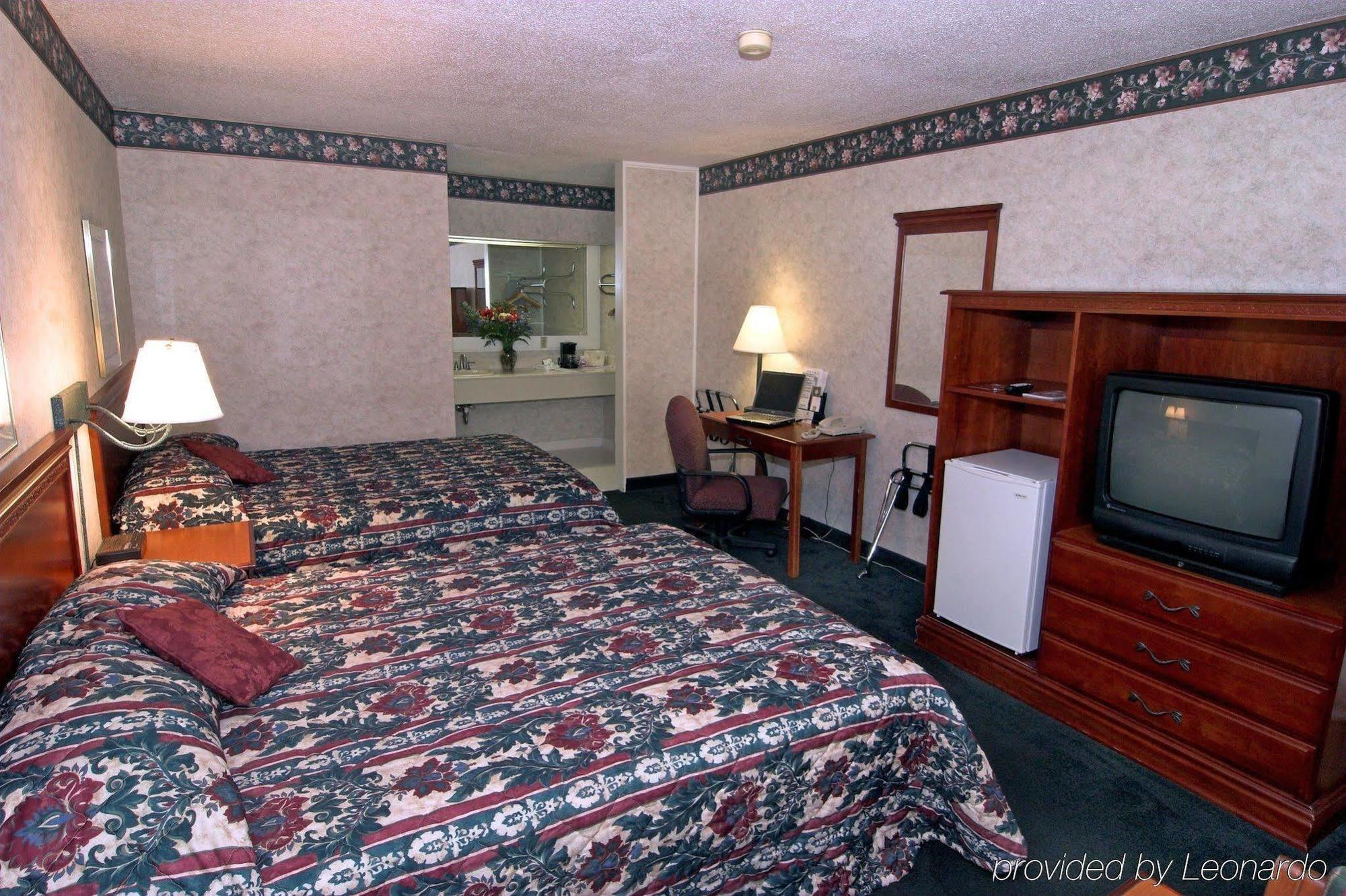 Durham Skyland Inn Стая снимка